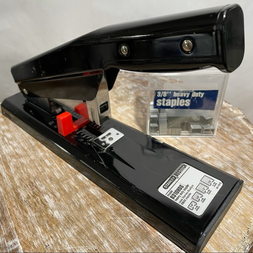 Stanley Bostitch heavy duty stapler and staples B310HDS